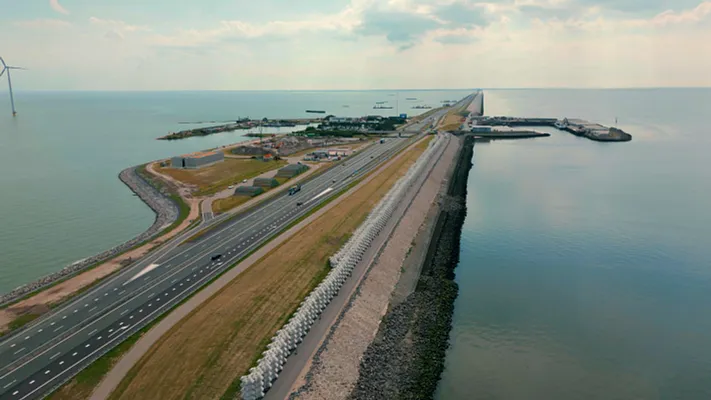 Afsluitdijk causeway close up