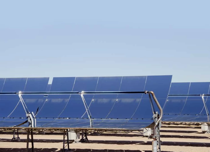 Imagen de guía de soluciones para aplicaciones de plantas de energía solar concentrada