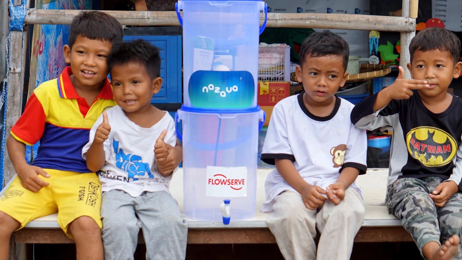 巴厘岛儿童和滤水器
